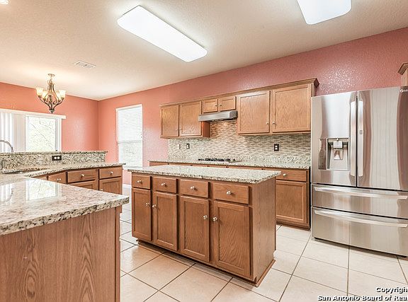 5th image of 502 Lorimor Ct