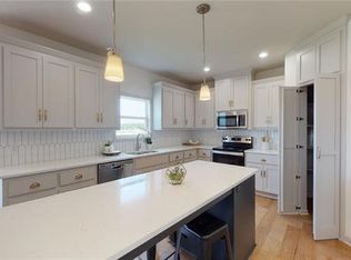 19710 W 196th Ter, Spring Hill, KS 66083