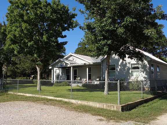 2nd image of 901 N Avenue N