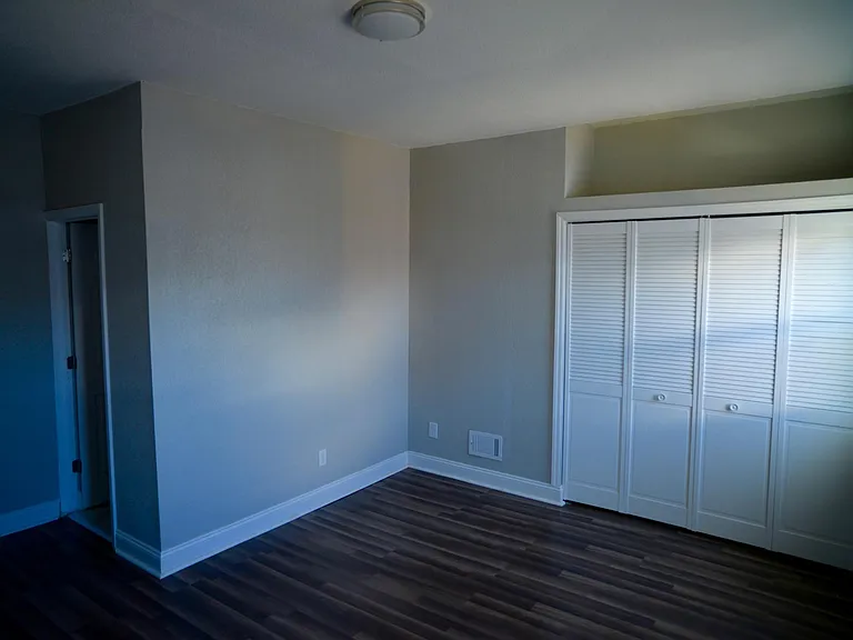 467 Taylor St — Photo 9