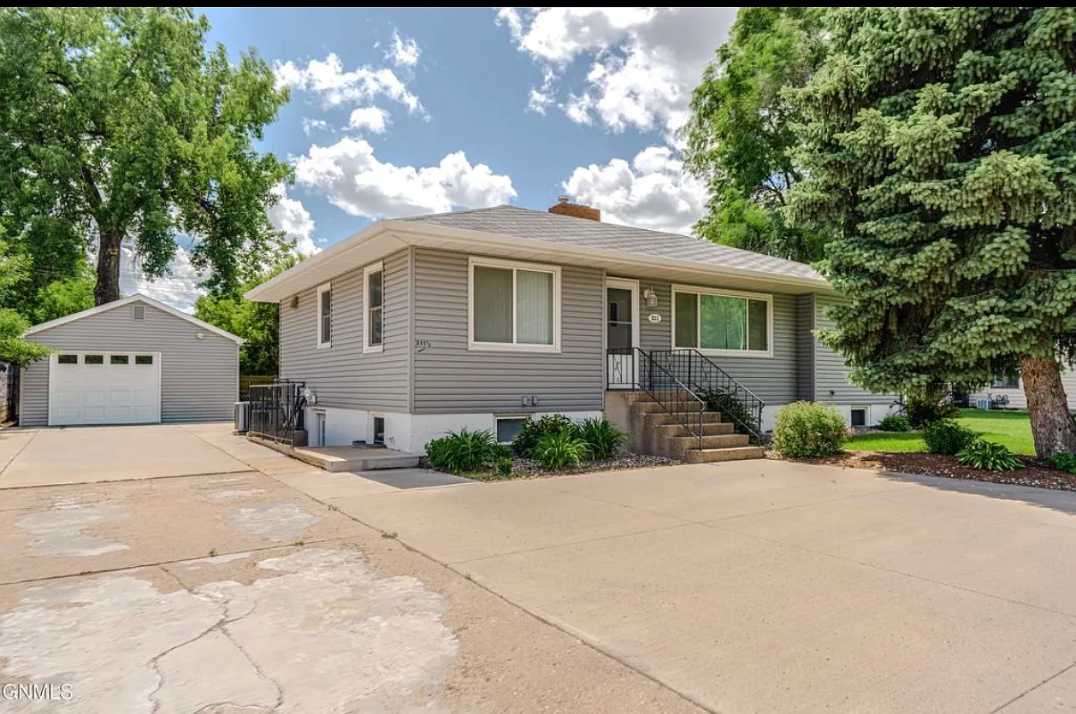 W Bowen Ave, Bismarck — Photo 1