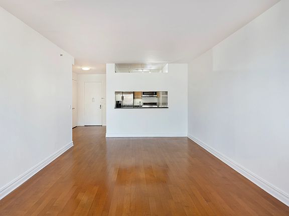4th image of 401 E 60th St APT 6G