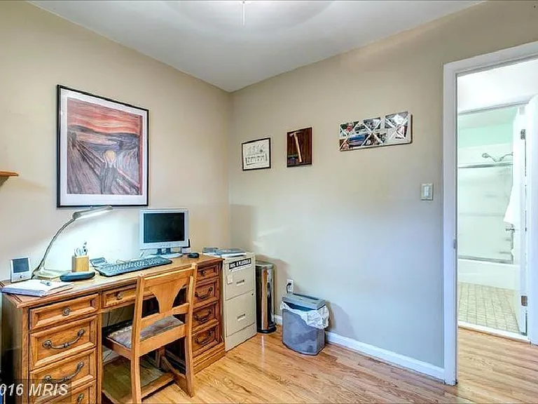 9804 Robinson Blvd — Photo 11