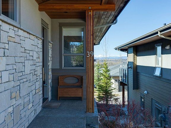 2nd image of 39 Watermark Villas Rural