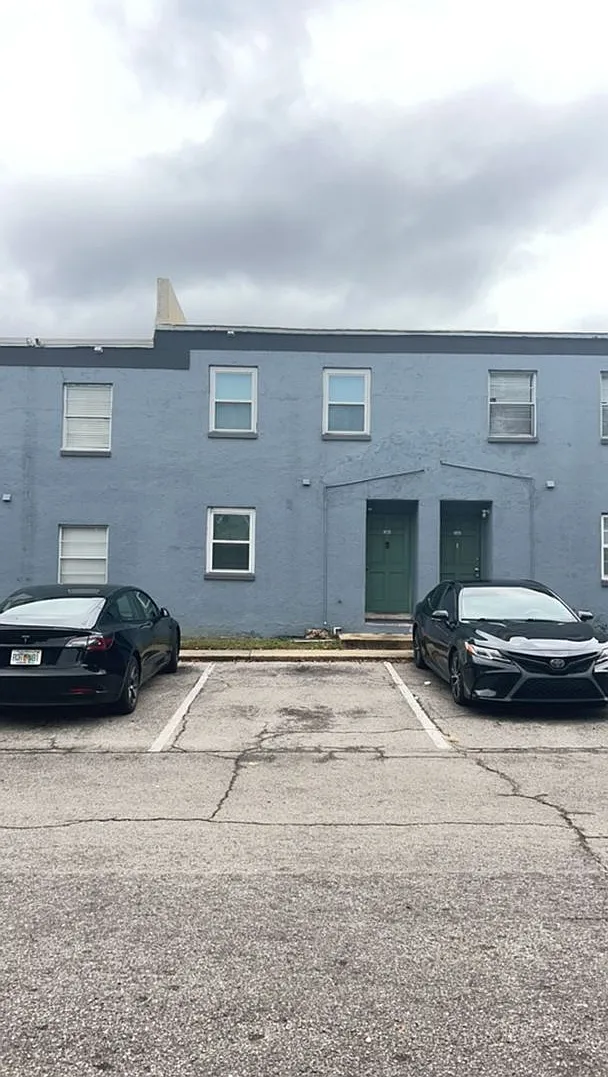 2/1.5 Condo on Pensacola — Photo 2