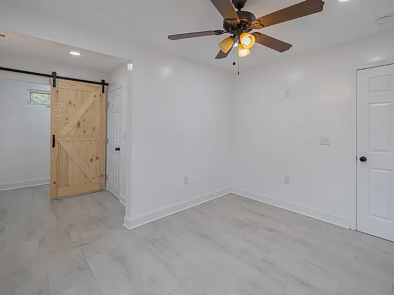 830 Market St — Photo 9