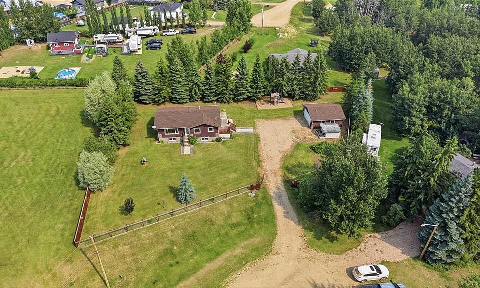 1st image of 521 S Partridge Cres