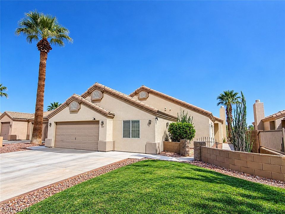1st image of 1117 Golf Club Dr