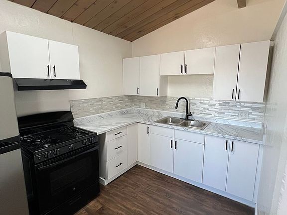5th image of 2753 Buena Vista Ave