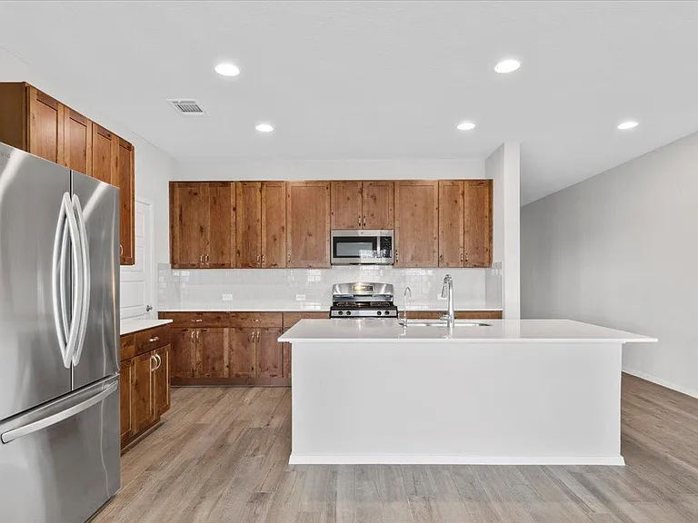 261 Hortus Dr — Photo 8