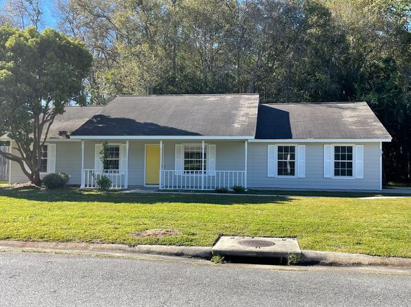 204 Old Pond Dr