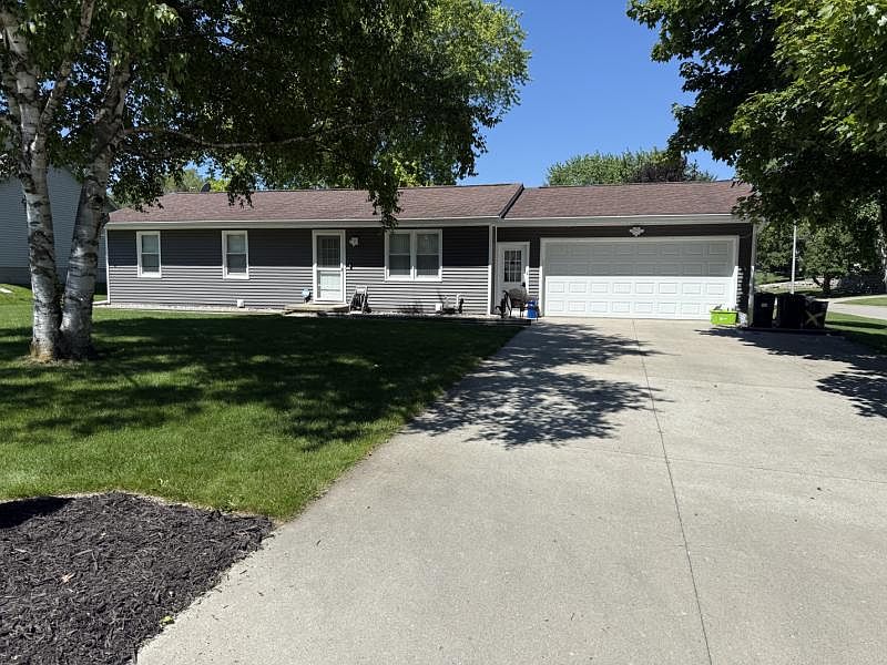 1st image of 4881 Hemlock Ln