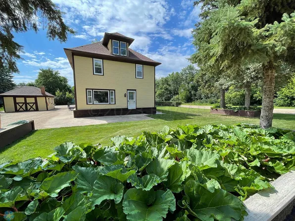 201 7th Ave, Litchville, ND 58461