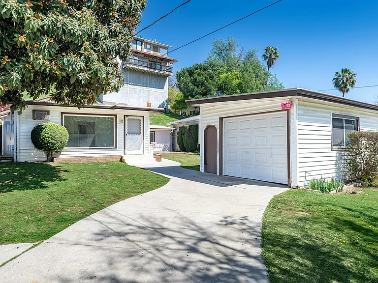 3757 York Blvd — Photo 1