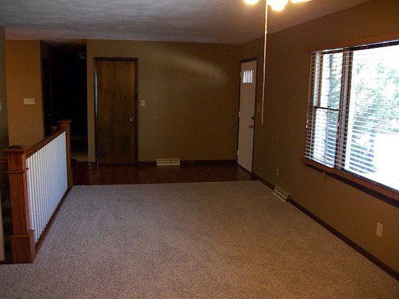 4th image of 1855 E County Road 3000
