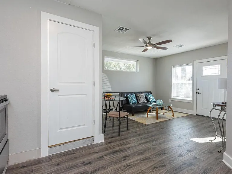 2326 Deadwood Dr #B — Photo 10
