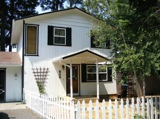 626 Frederick Ct, Cave Junction, OR 97523