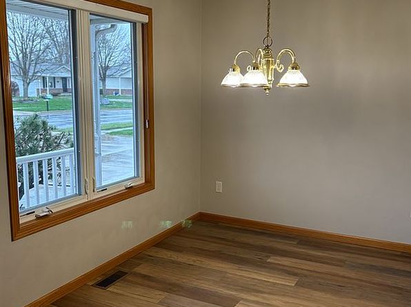 120 Easy St, Washington, IL 61571