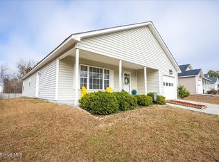 214 Attmore Dr, New Bern, NC 28560