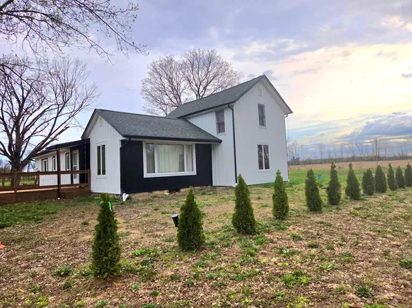 11050 Quaker St, Constantine, MI 49042