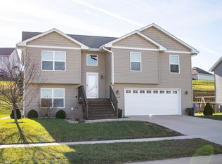 6619 Pheasant Hollow Rd SW, Cedar Rapids, IA 52404