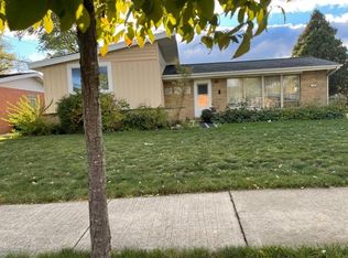 718 S Ahrens Ave, Lombard, IL 60148