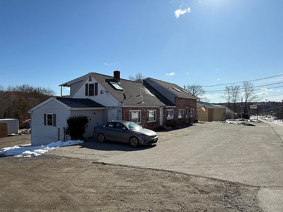 3rd image of 585 Maine Avenue