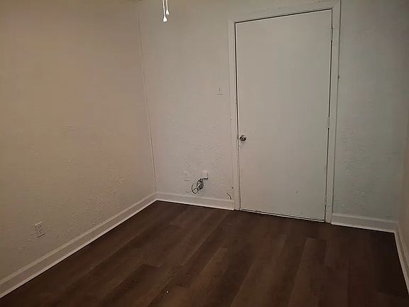 4th image of 1405 La Fonda Cir