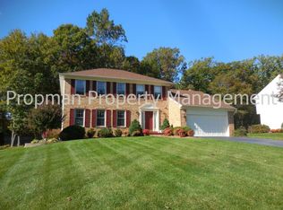 8514 Chase Glen Cir, Fairfax Station, VA 22039