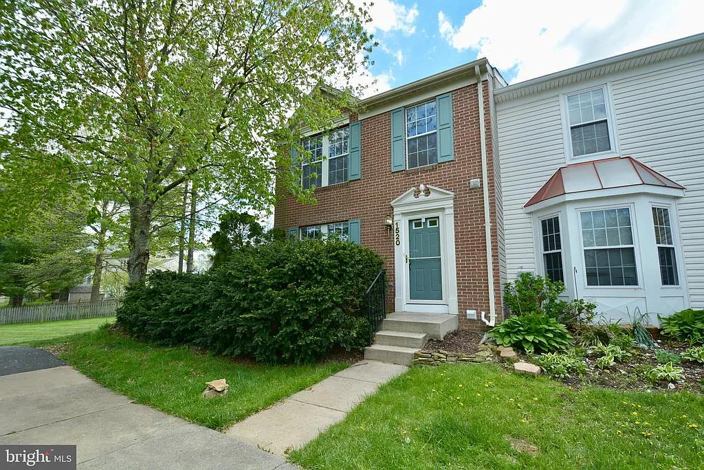 1520 Beverly Ct photo 1