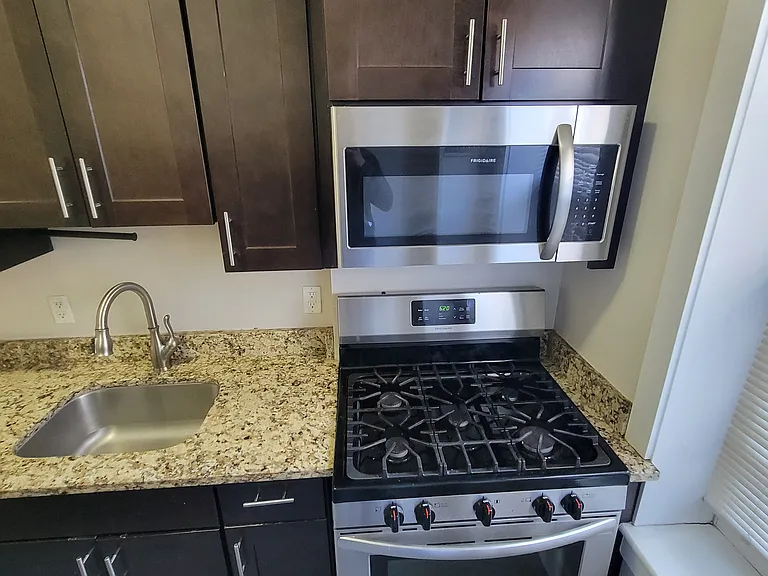 214 Duncan Ave #103 — Photo 1