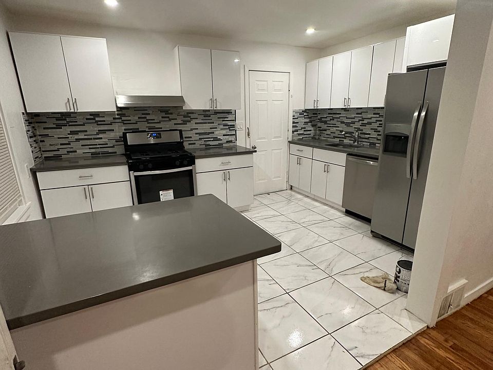 1st image of 25 Ellison Ave