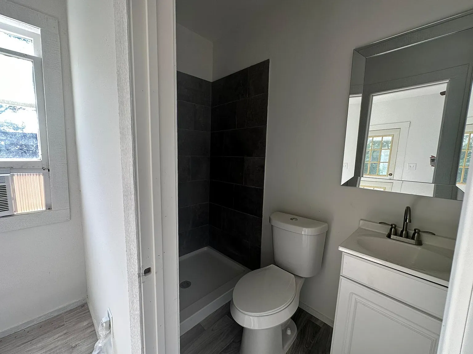 3 bed, 1300 sqft, $1,160 — Photo 3