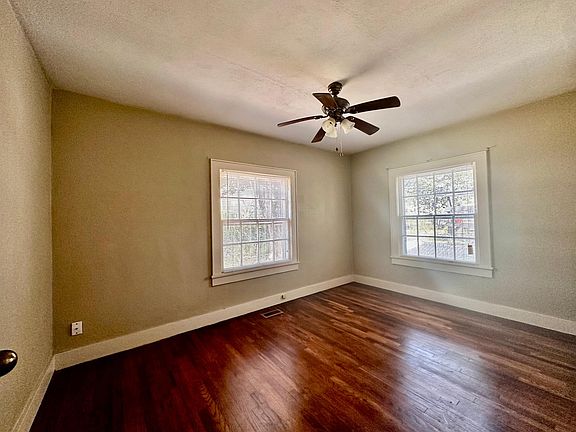 5th image of 318 E G St