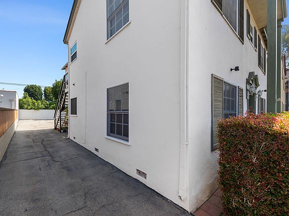 4th image of 2632 S Sepulveda Blvd APT D
