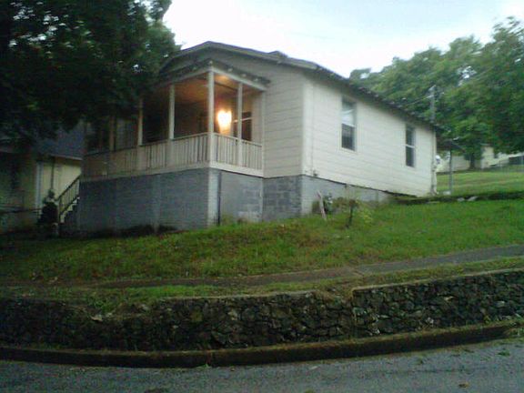 2nd image of 3837 Dixie Cir