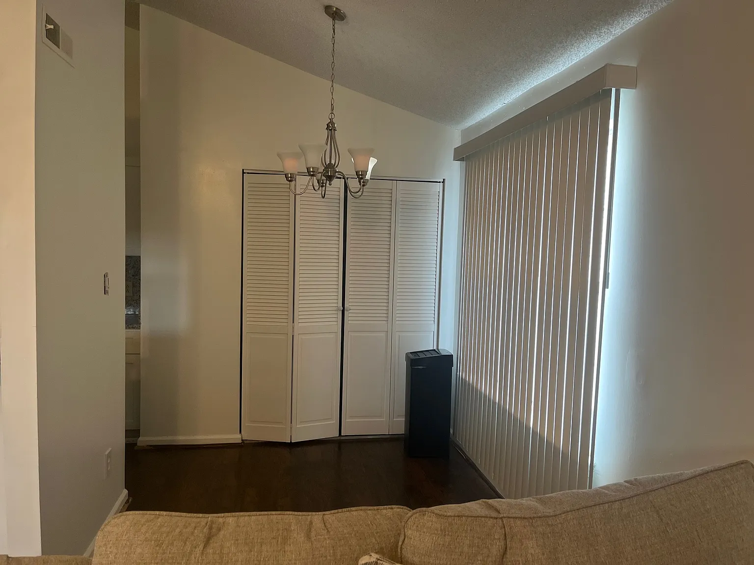 2 bed, 904 sqft, $1,800 — Photo 3