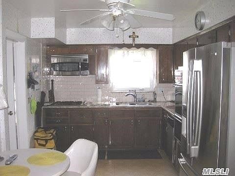 4th image of 57 Violet Ave