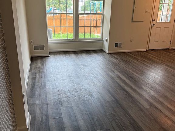 3rd image of 5704 Duke Ct