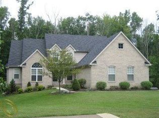 6050 Shadow Pines Ct, Howell, MI 48843