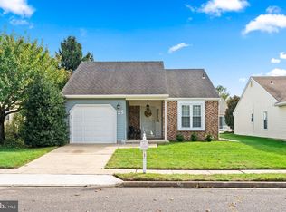 25 Sheppards Ln, Mount Laurel, NJ 08054