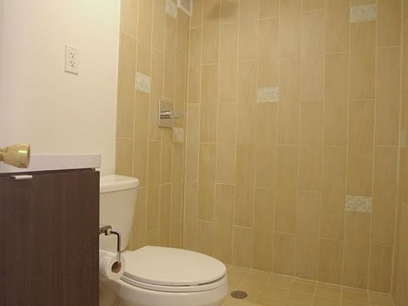 4th image of 690 Greenwich St APT 4a
