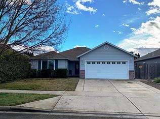 925 Highbury Dr, Medford, OR 97501