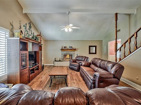 5th image of 5917 Cameron Dr
