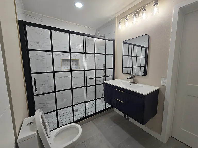 Basement Full Bathroom with large shower