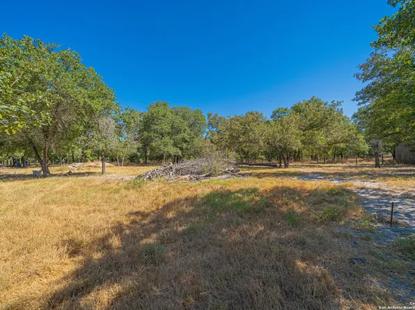 188 oak view, La Vernia, TX 78121