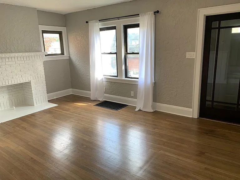 311 Castle Shannon Blvd — Photo 9