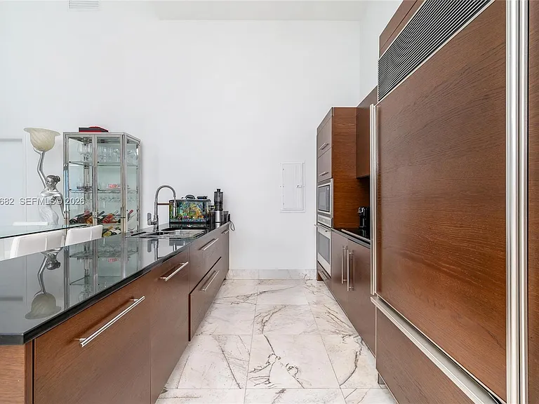 475 Brickell Ave #2209 — Photo 4