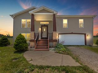 N3037 Hill Ln, Fort Atkinson, WI 53538