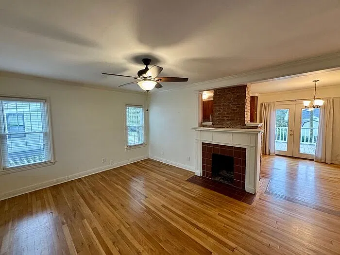 2 bed, 1.0 bath, 952 sqft, $1,450 — Photo 3